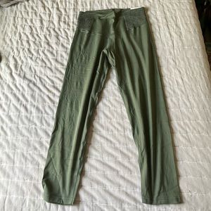 Green aerie ruched leggings
